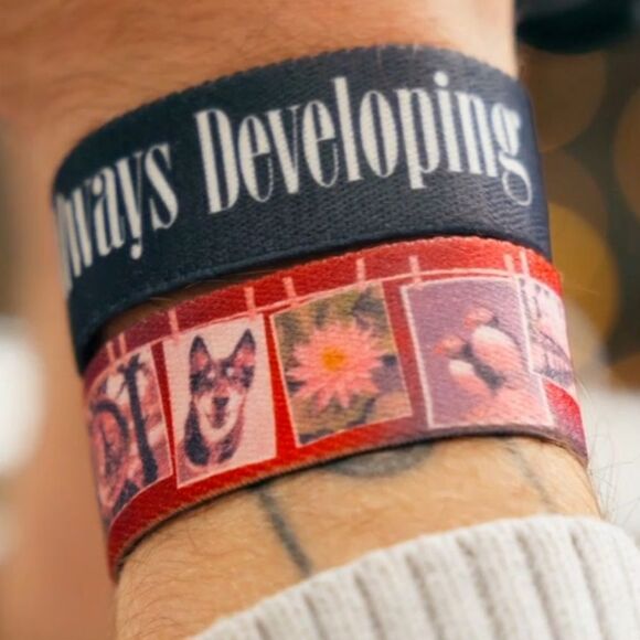 ZOX "ALWAYS DEVELOPING" #475/1000 Turtle Cat Dog SOLD OUT Collectible Wristband - Picture 15 of 16